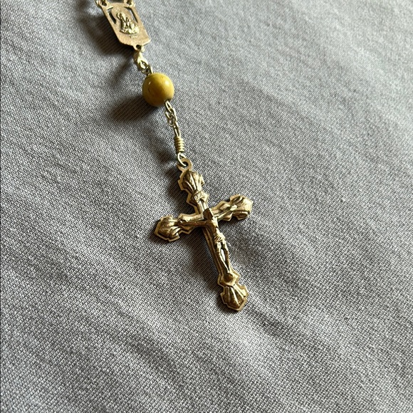 Vintage Multicolor Beaded Rosary with Silver-Tone Cross ✨ Made in Italy 🇮🇹 - Picture 4 of 8